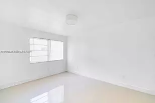 552 NE 61st St, Miami, FL 33137 - Photo 9