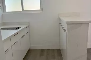 2321 NW 85th Ave, Pembroke Pines, FL 33024 - Photo 7