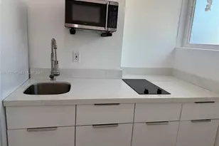 2321 NW 85th Ave, Pembroke Pines, FL 33024 - Photo 9
