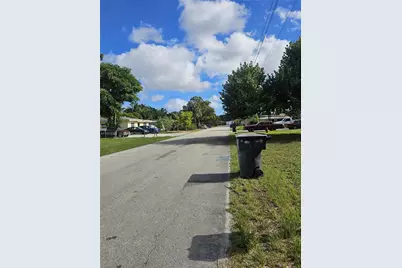 2488 SW 6th Ct, Fort Lauderdale, FL 33312 - Photo 9