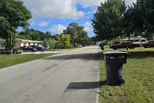 2488 SW 6th Ct, Fort Lauderdale, FL 33312 - Photo 9