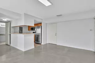 816 NW 11th St, Miami, FL 33136 - Photo 11