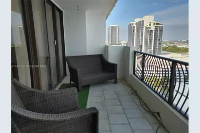 555 NE 15th St #21F, Miami, FL 33132 - Photo 3