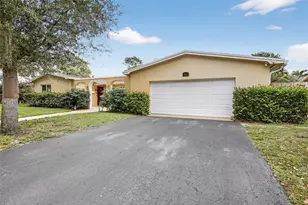2221 NW 82nd Way, Pembroke Pines, FL 33024 - Photo 3