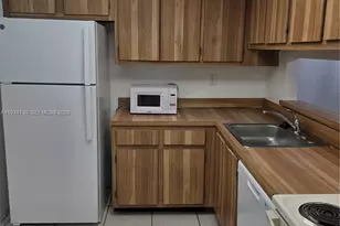 8035 SW 107th Ave, Miami, FL 33173 - Photo 3