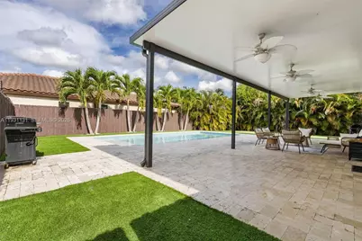 2659 SE 1st Ln, Homestead, FL 33033 - Photo 9