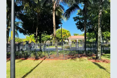 3199 NW 32nd Ter, Oakland Park, FL 33309 - Photo 17