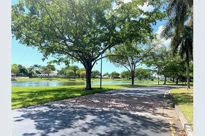 10059 SW 218th St #10059, Cutler Bay, FL 33190 - Photo 15