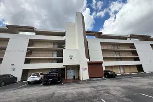 8860 Fontainebleau Blvd, Miami, FL 33172 - Photo 3