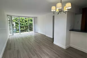 8860 Fontainebleau Blvd, Miami, FL 33172 - Photo 9