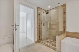 1300 Brickell Bay Dr, Miami, FL 33131 - Photo 13