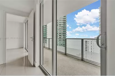 1300 Brickell Bay Dr #1704, Miami, FL 33131 - Photo 5
