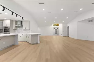 16859 Crestview Ln, Weston, FL 33326 - Photo 11