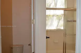 2851 W Prospect Rd, Tamarac, FL 33309 - Photo 17