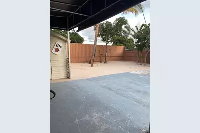 10529 NW 37th Ave, Miami, FL 33147 - Photo 15