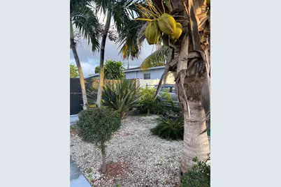 10529 NW 37th Ave, Miami, FL 33147 - Photo 11