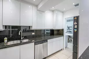 5005 Collins Ave, Miami Beach, FL 33140 - Photo 11