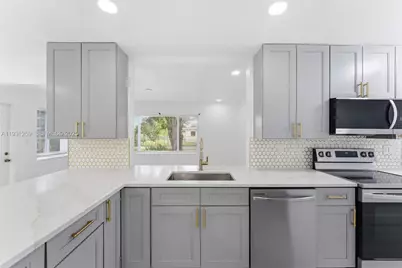 671 NW 23rd Ter, Pompano Beach, FL 33069 - Photo 7