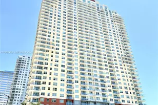1155 Brickell Bay Dr, Miami, FL 33131 - Photo 3