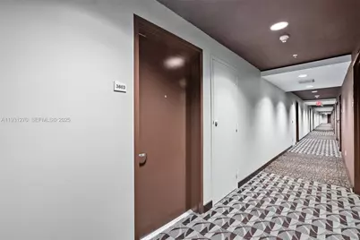 60 SW 13th St #3603, Miami, FL 33130 - Photo 3