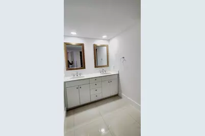 520 Brickell Key Dr #A802, Miami, FL 33131 - Photo 9