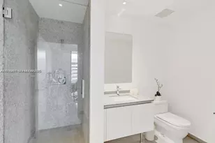 88 SW 7th St, Miami, FL 33130 - Photo 9