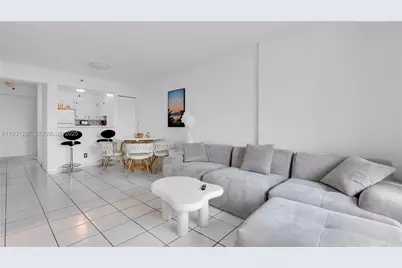 546 SW 1st St #603, Miami, FL 33130 - Photo 3