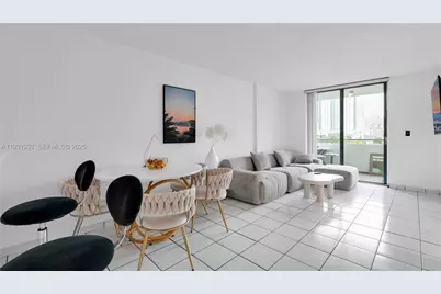 546 SW 1st St #603, Miami, FL 33130 - Photo 1
