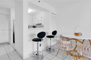 546 SW 1st St, Miami, FL 33130 - Photo 7