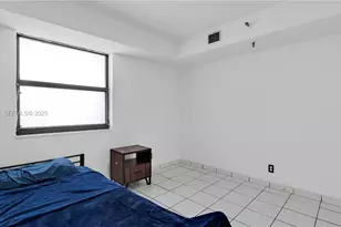 546 SW 1st St, Miami, FL 33130 - Photo 13