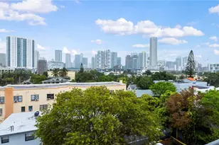 546 SW 1st St, Miami, FL 33130 - Photo 9