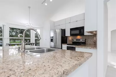 1901 SW 129th Ter, Miramar, FL 33027 - Photo 7