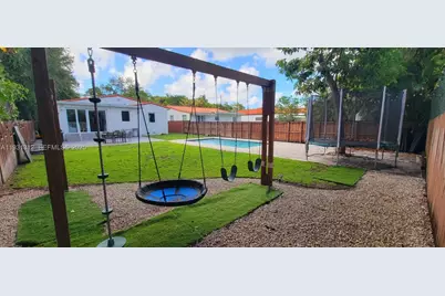 3689 SW 1st Ave, Miami, FL 33145 - Photo 9