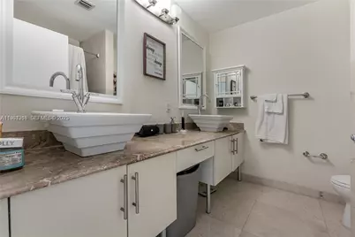 31 SE 5th St #3716, Miami, FL 33131 - Photo 13