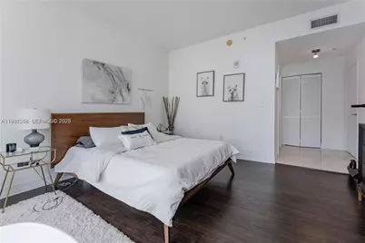 31 SE 5th St #3716, Miami, FL 33131 - Photo 11