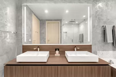 1000 Brickell Plz #PH5203, Miami, FL 33131 - Photo 19