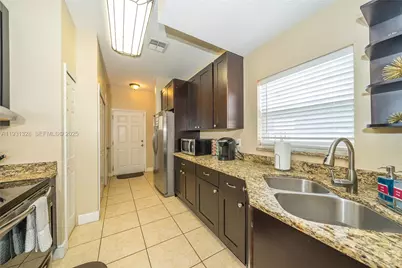 205 E Kirby St, Tampa, FL 33604 - Photo 15