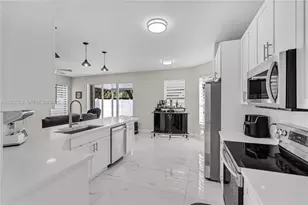 1147 NE 37th Pl, Homestead, FL 33033 - Photo 13