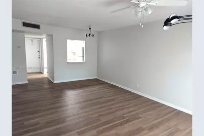 1638 Embassy Dr #302, West Palm Beach, FL 33401 - Photo 5