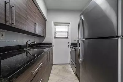 400 81 St #5, Miami Beach, FL 33141 - Photo 7