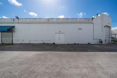 2585 NW 21st Ter, Miami, FL 33142 - Photo 11