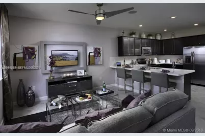 3541 W 104th Ter, Hialeah, FL 33018 - Photo 3