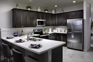 3541 W 104th Terrace, Hialeah, FL 33018 - Photo 5