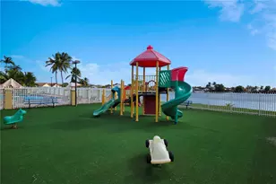 18501 NW 55th Ave, Miami Gardens, FL 33055 - Photo 41