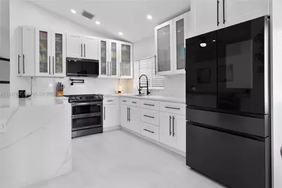 18501 NW 55th Ave, Miami Gardens, FL 33055 - Photo 15