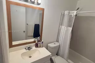 18101 NW 68th Ave, Hialeah, FL 33015 - Photo 7