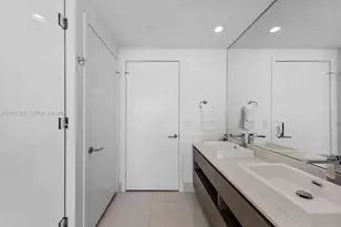 460 NE 28th St, Miami, FL 33137 - Photo 31