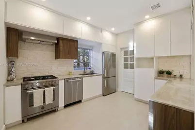 3760 Royal Palm Ave, Miami Beach, FL 33140 - Photo 9