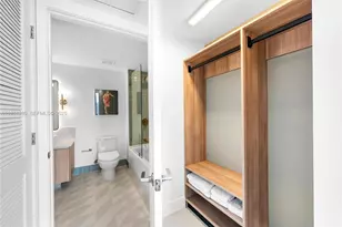 159 NE 6th St, Miami, FL 33132 - Photo 9