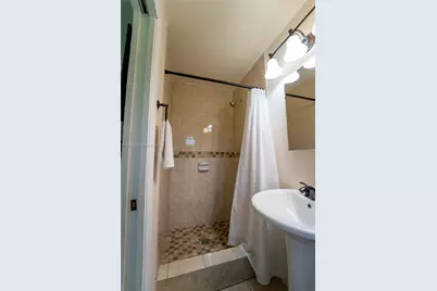 10926 N 29th St, Tampa, FL 33612 - Photo 7